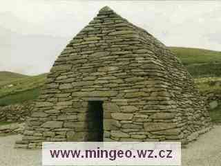 Kamenn Gallarova kaple z poloostrova Dingle v Irsku