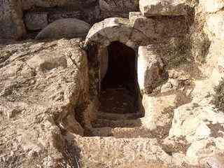 Hrobka s kulatm kamenem, Izrael